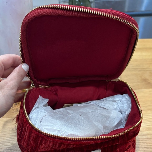 Sézane Red Velvet Cosmetic Bag - Picture 5 of 6